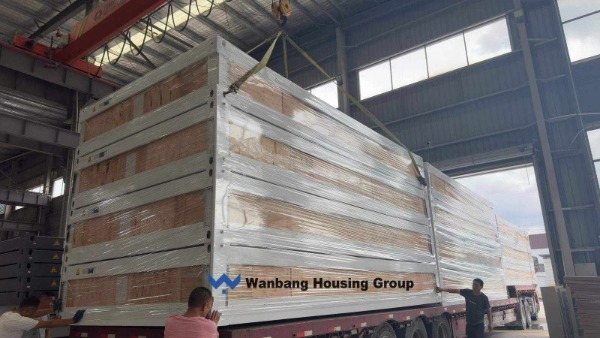 Flat-pack container house loaded into 40HQ shipping container — Wanbang